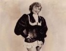 Ella Waldek - Photo 3