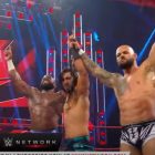 Résultats bruts de la WWE (28/09) - Apollo Crews, Ricochet et Mustafa Ali ont vaincu Hurt Business (MVP, Bobby Lashley et Shelton Benjamin) par épingle 