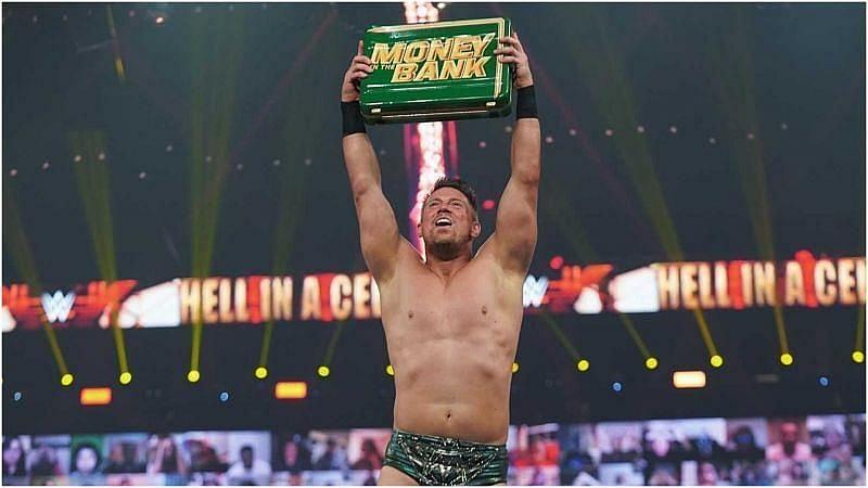 Raison pour laquelle le Miz a gagné de l'argent WWE à la banque d'Otis 2 Raison pour laquelle le Miz a gagné de l'argent WWE à la banque d'Otis 2