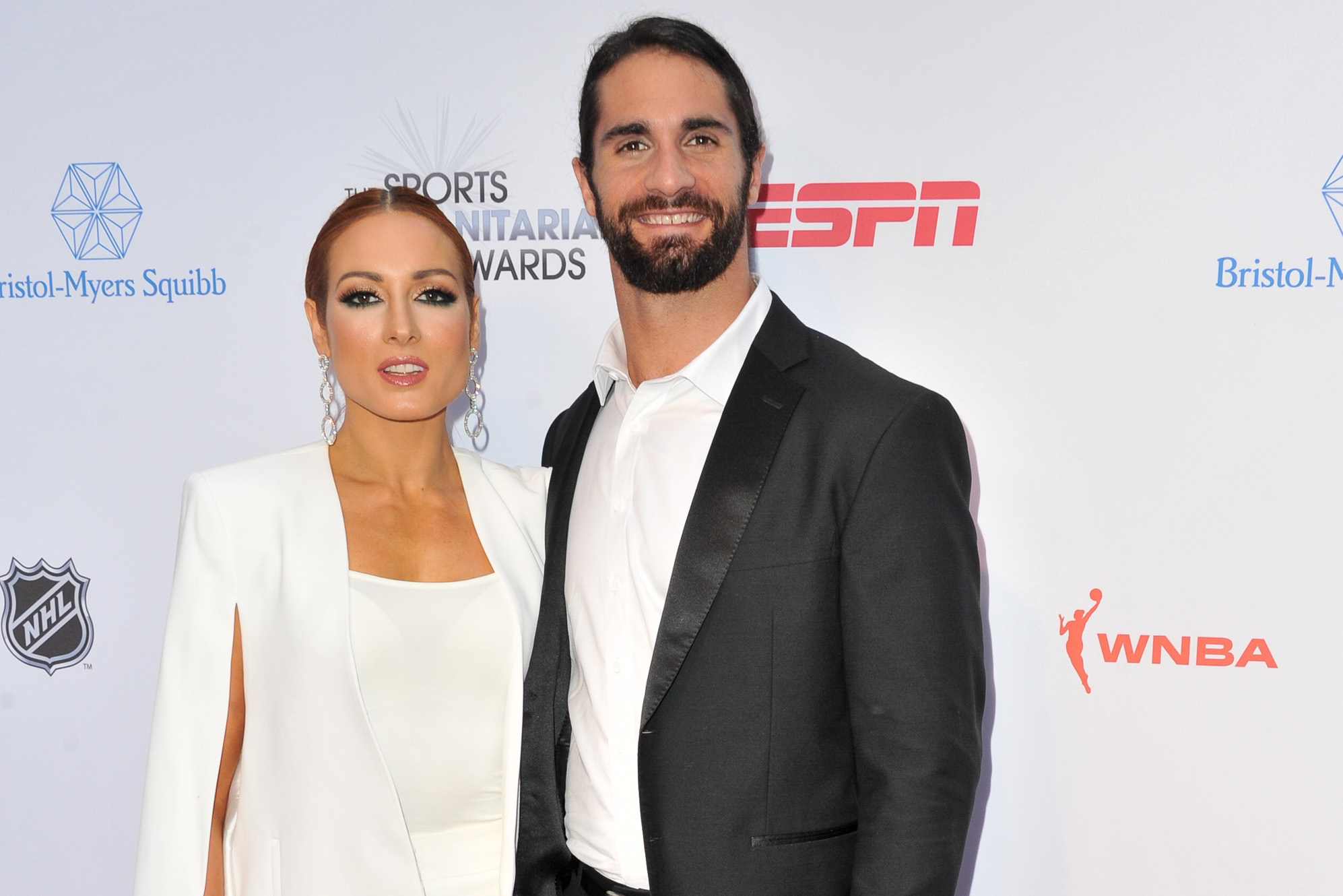 Les stars de la WWE Becky Lynch et Seth Rollins ont gardé le secret de la naissance de leur bébé 2