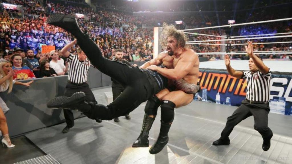 Roman Reigns révèle qui reçoit la meilleure lance de la WWE 2 Roman Reigns révèle qui reçoit la meilleure lance de la WWE 2