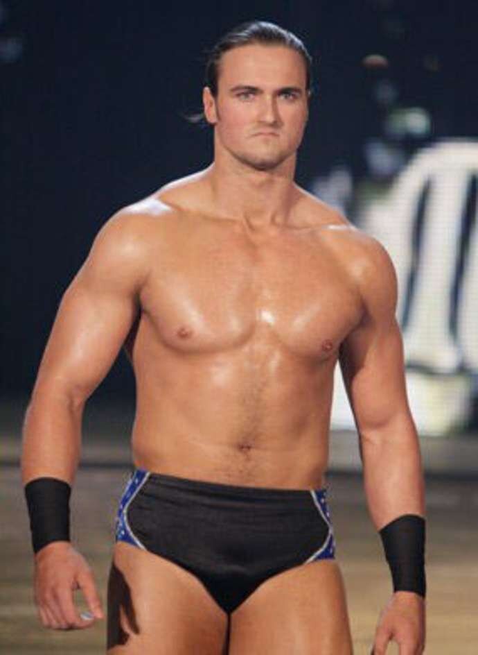 McIntyre aurait pu obtenir le look des podiums à la WWE
