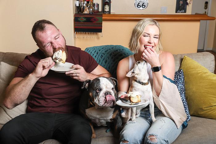L'ancienne star de la WWE Renee Young devient citoyenne américaine 3 L'ancienne star de la WWE Renee Young devient citoyenne américaine 3
