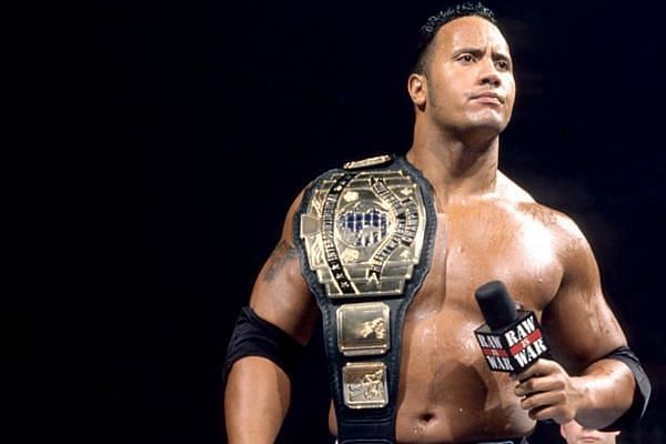 The Rock en tant que Champion Intercontinental (Crédit: WWE)