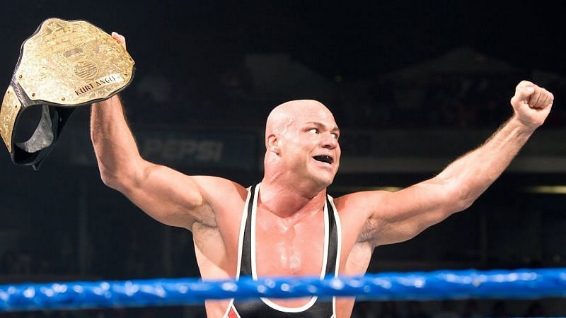 Kurt Angle en tant que champion du monde des poids lourds de la WWE