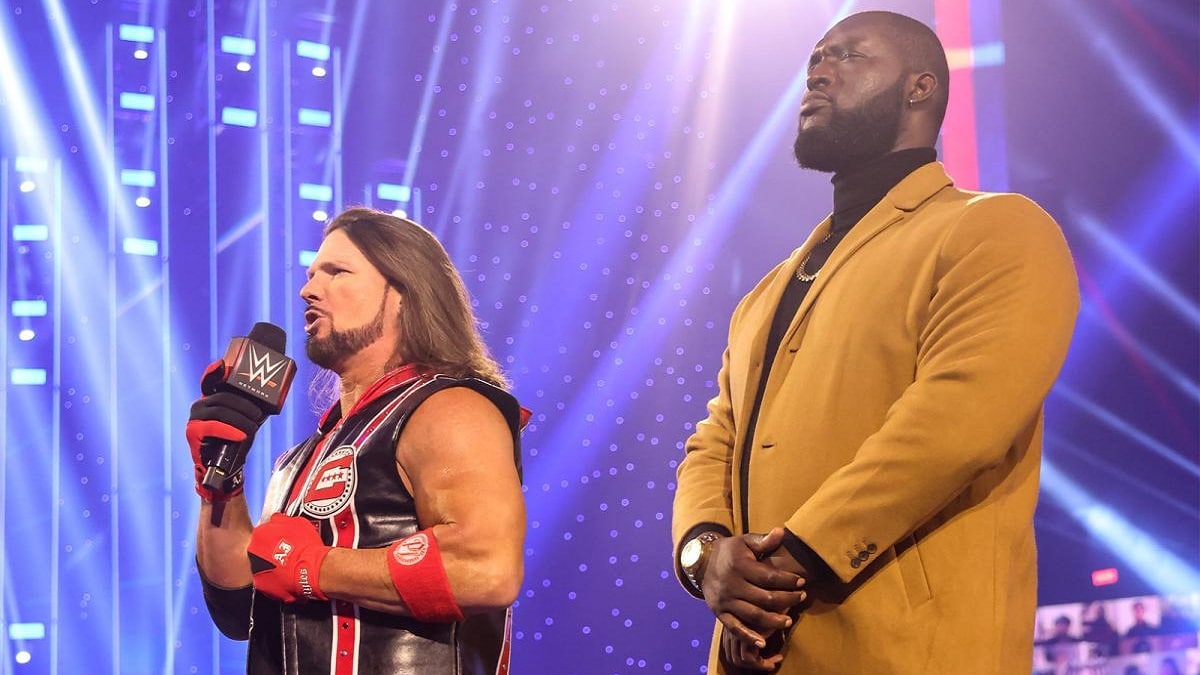 La meilleure superstar de la WWE Raw souffre-t-elle actuellement d'une blessure? 2 La meilleure superstar de la WWE Raw souffre-t-elle actuellement d'une blessure? 2