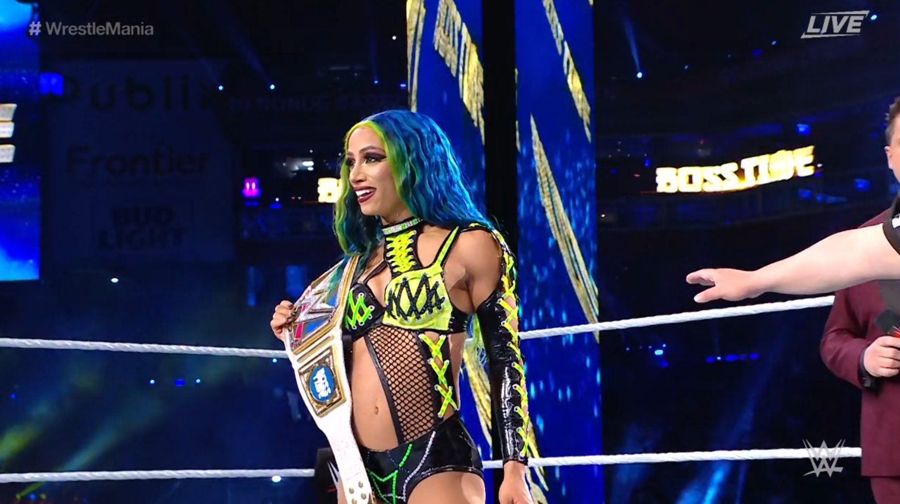 Raison pour laquelle la WWE a retiré Sasha Banks du titre féminin Smackdown Photo 2