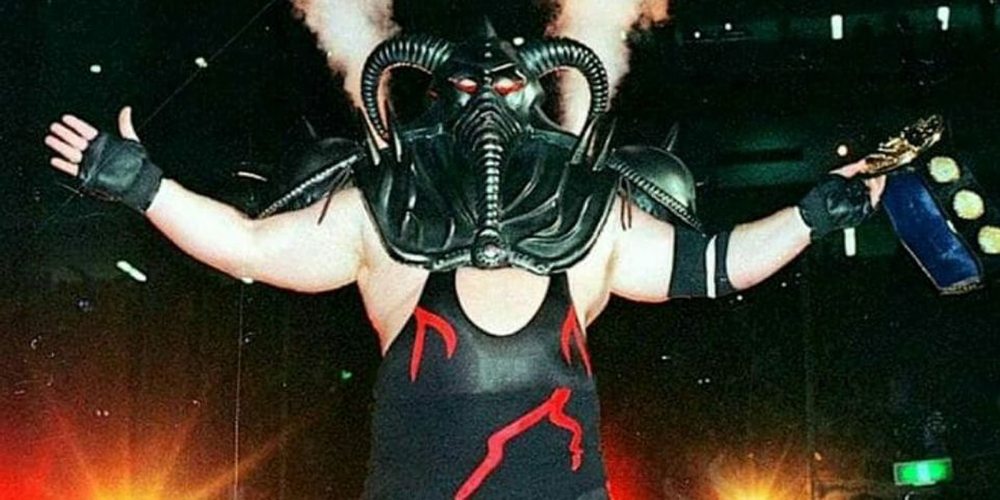Vador en masque dans le Nouveau Japon.