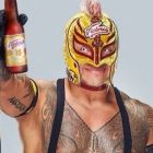 Partenaires officiels de la bière SummerSlam de la WWE pour des masques Rey Mysterio à 10 000 $ et des pendentifs à 1 000 $ 