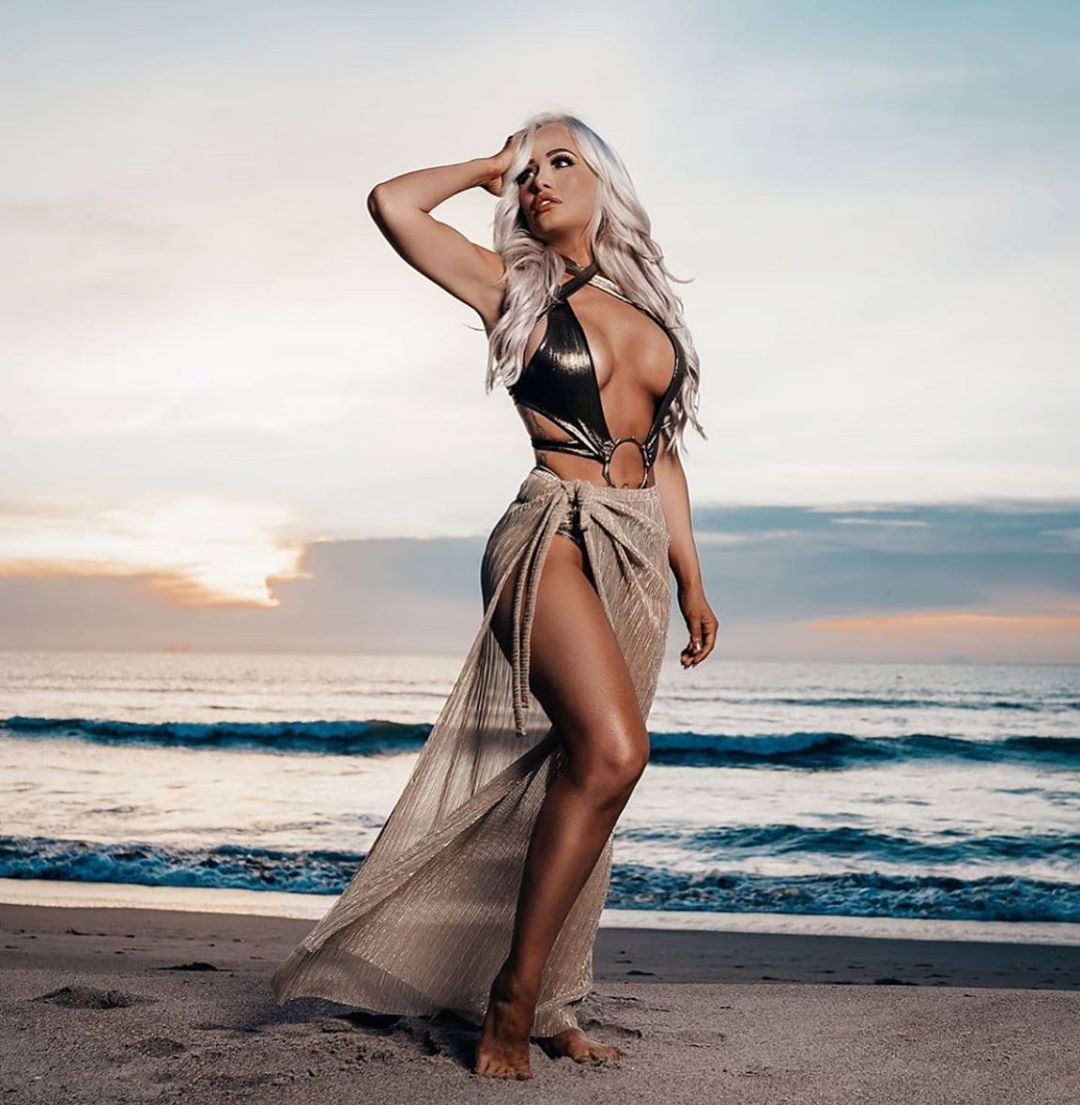 Scarlett veut prouver que l'univers de la WWE a tort dans les dernières photos de bikini 4 Scarlett veut prouver que l'univers de la WWE a tort dans les dernières photos de bikini 4