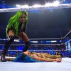 Shotzi de la WWE livre un beatdown à Sasha Banks à SmackDown Heel Turn 