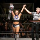 Skye Blue bat Allysin Kay pour devenir la championne féminine AAW 