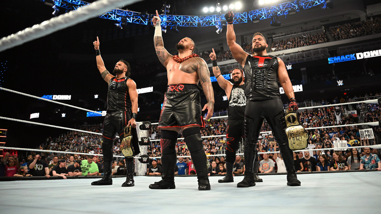 Bloodline Member, Three More WWE SmackDown Stars Reportedly Backstage At Tonight's Raw