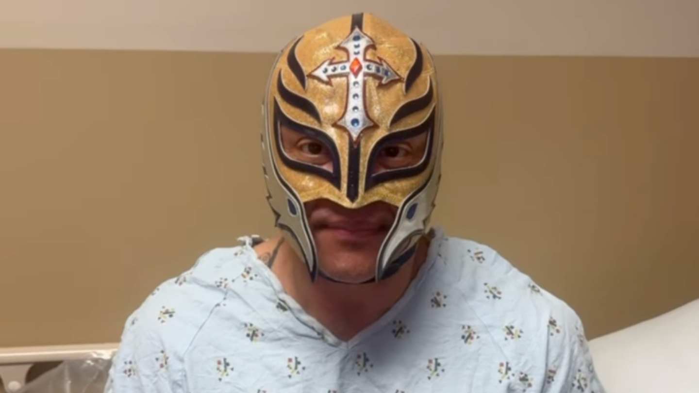 Rey Mysterio Undergoes Surgery Following Injury On WWE Smackdown