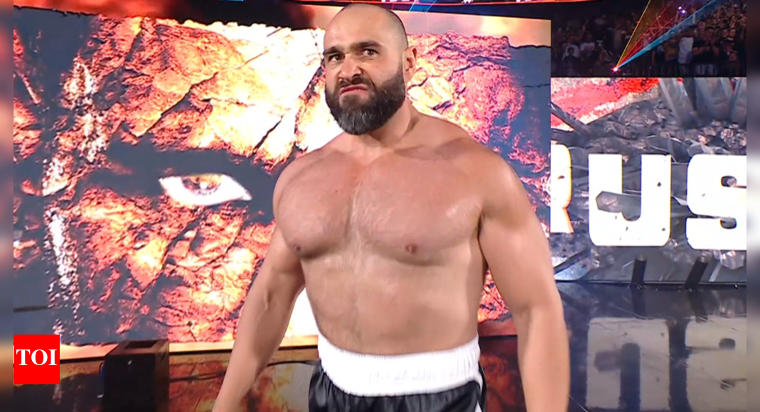 Rusev destroys opponent in first match on WWE RAW after shocking return