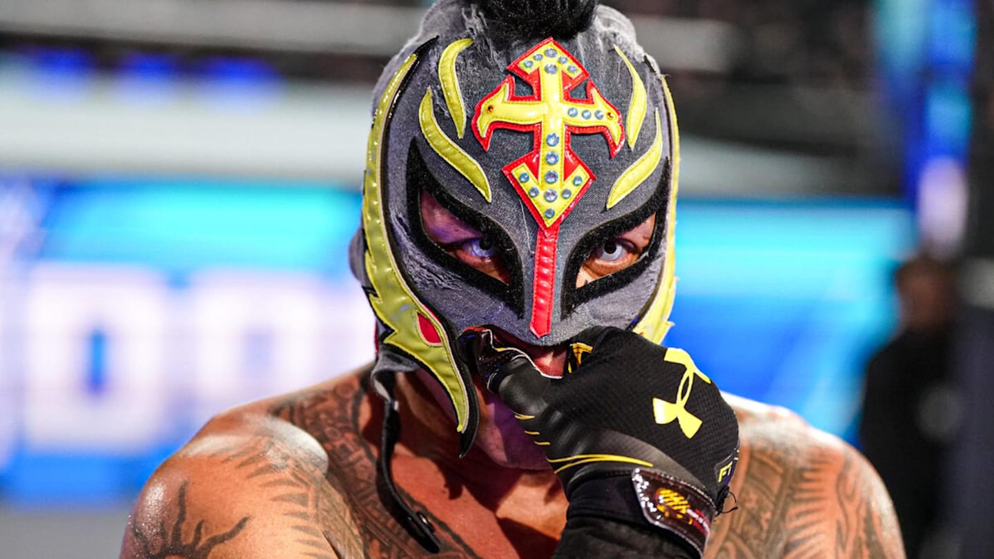 WWE Hall of Famer Rey Mysterio Reveals When He Will Return From Injury