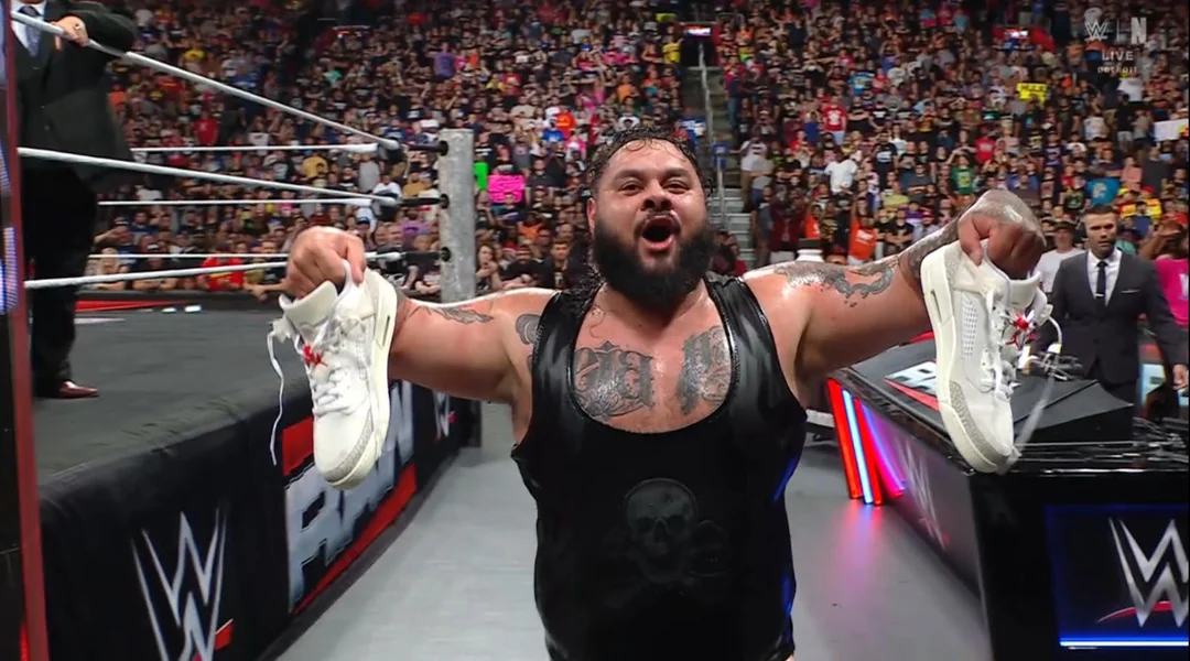 Paul Heyman Labels Bronson Reed the 'Tribal Thief' After He Snatched Roman Reigns Shoes on WWE Raw