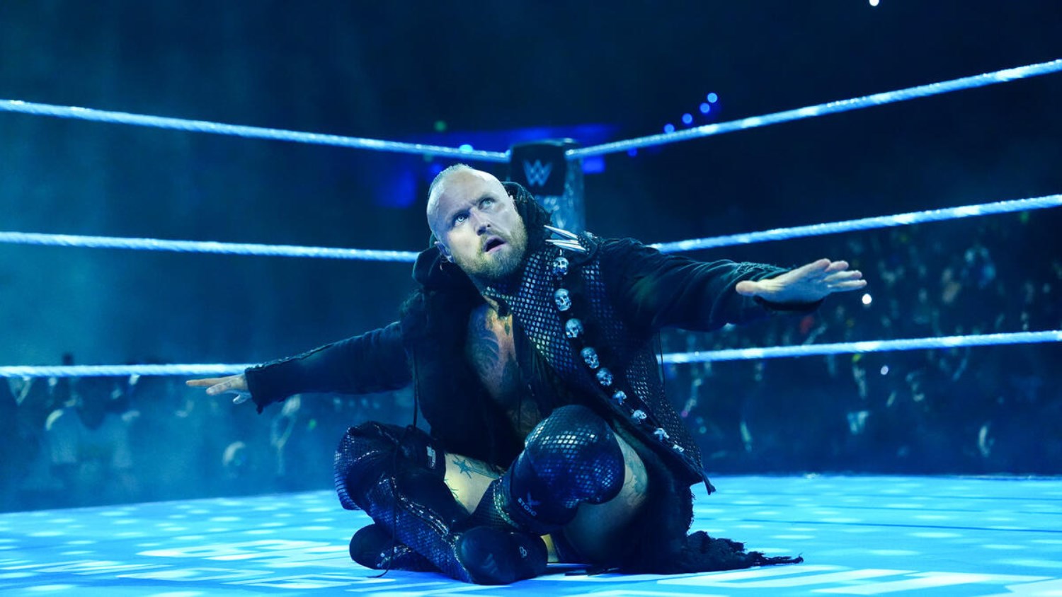 SMACKDOWN Ends With A Shocking Heel Turn As Aleister Black Finds A Surprising New Ally