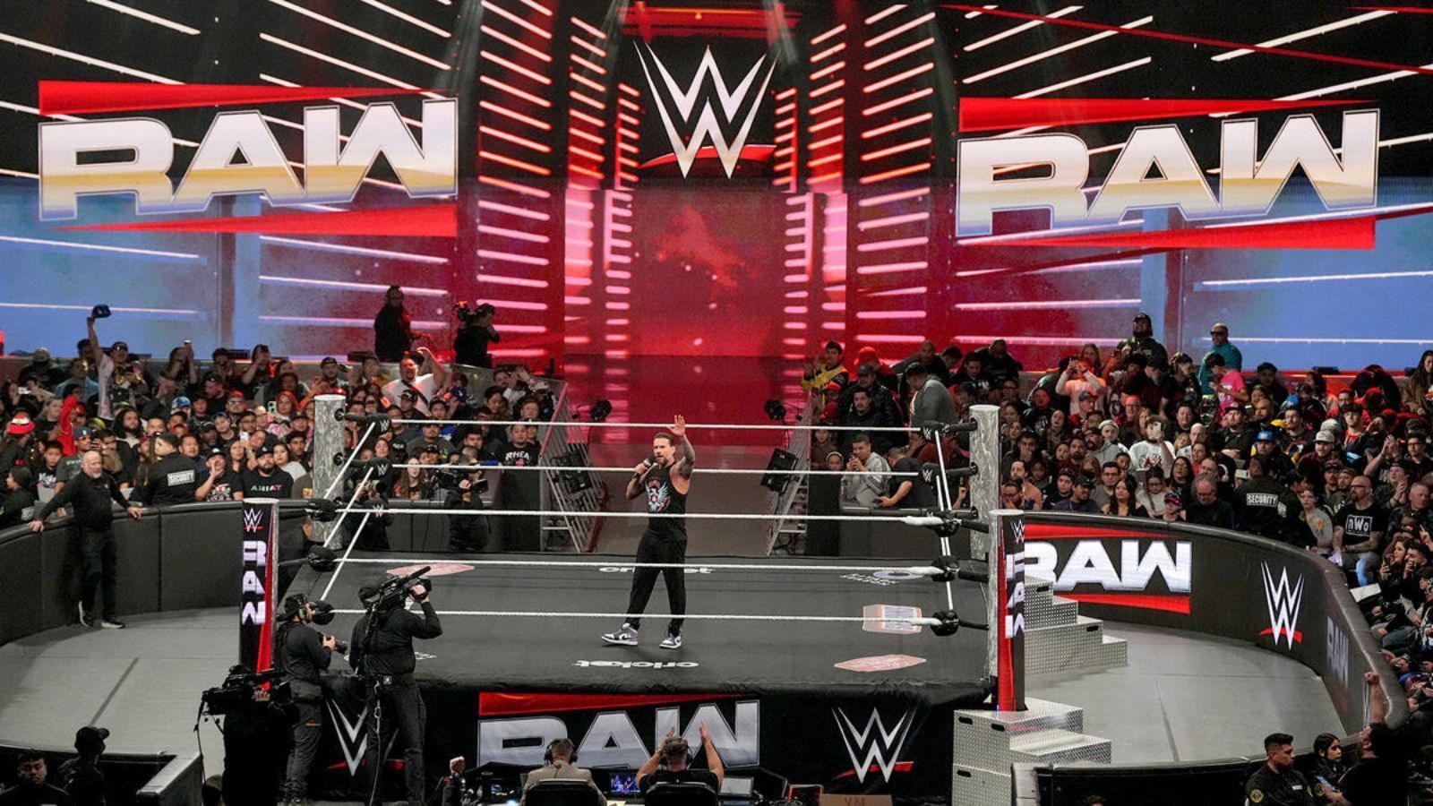 WWE RAW