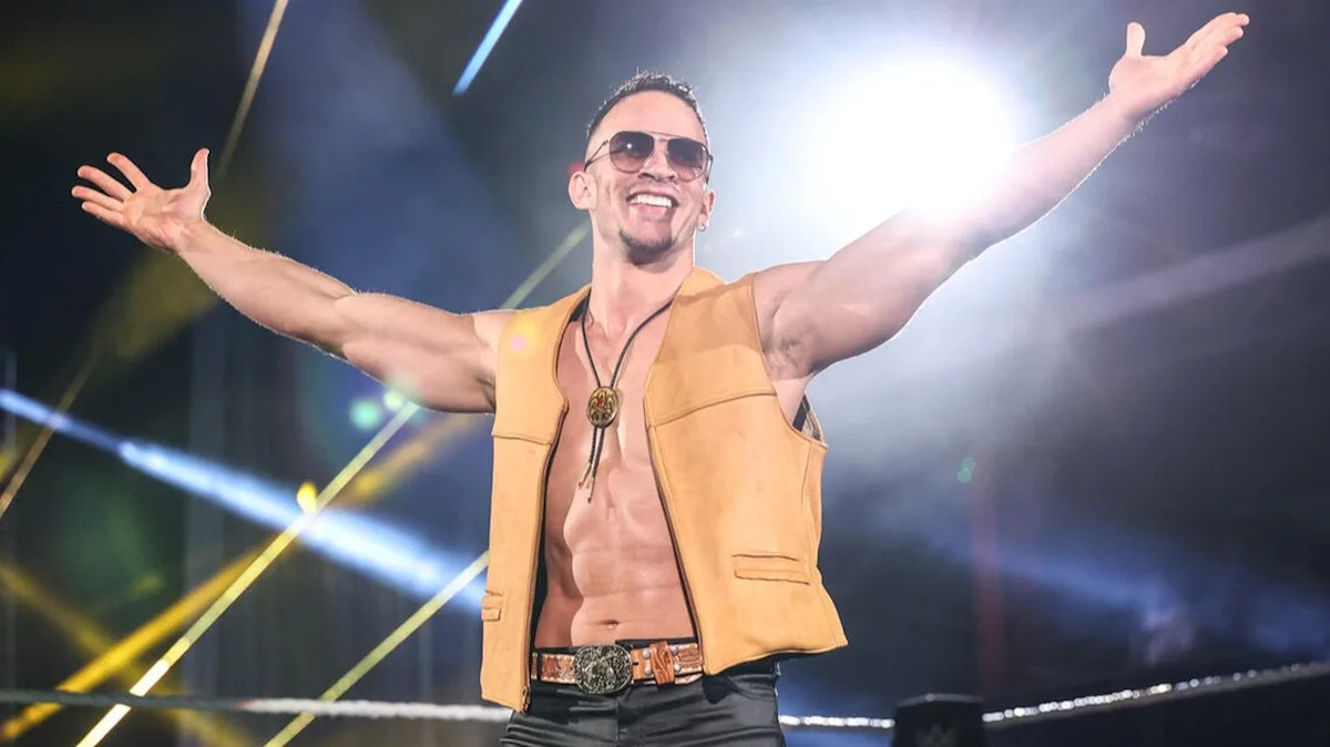 Ricky Saints réagit à la rivalité WWE/NFL : Quelles conséquences