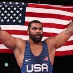 Former WWE wrestler signs with UFC